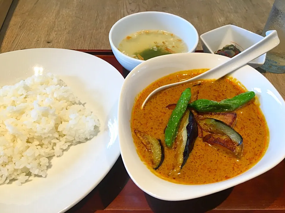 アジアンチキンカレー@セントハウス デン 丸の内|カリー仙人さん