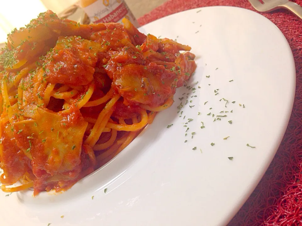 昼食。
ベーコンと舞茸の
トマトガーリックパスタ( ･ᆺ･)|なおさん