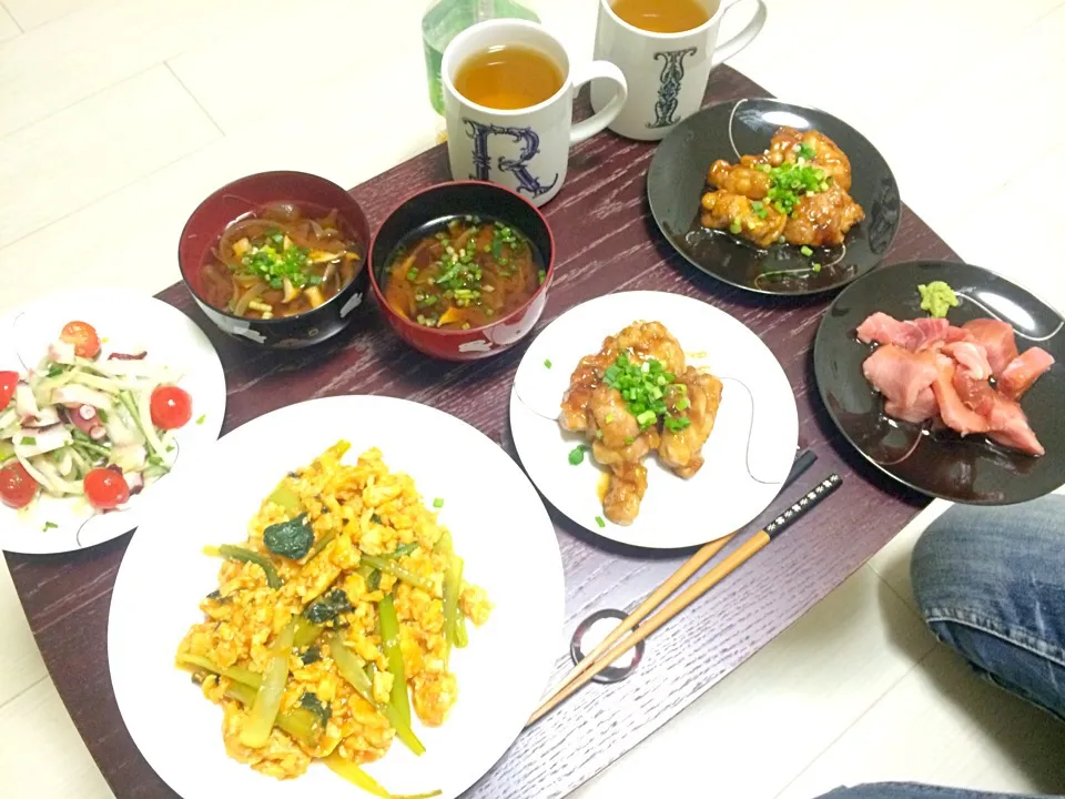 Snapdishの料理写真:赤出汁
鳥の照り焼き
マグロのブツ
卵の中華炒め
タコサラダ|♥️さん