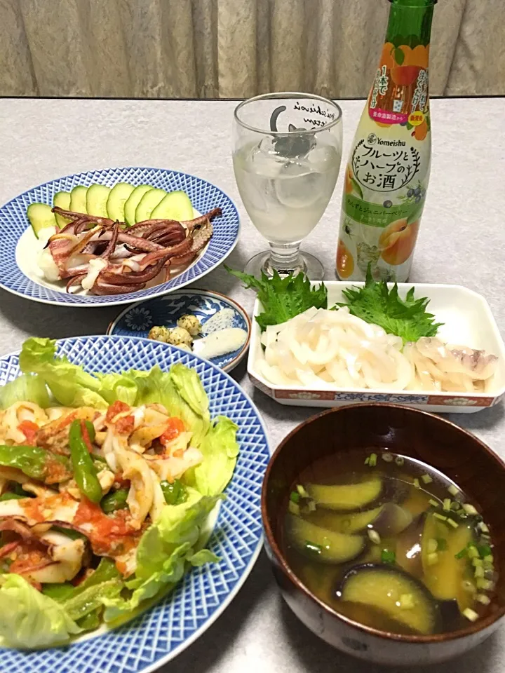 イカの晩ご飯と一緒に楽しむ フルーツとハーブのお酒「あんずとジュニパーベリー」|Orie Uekiさん