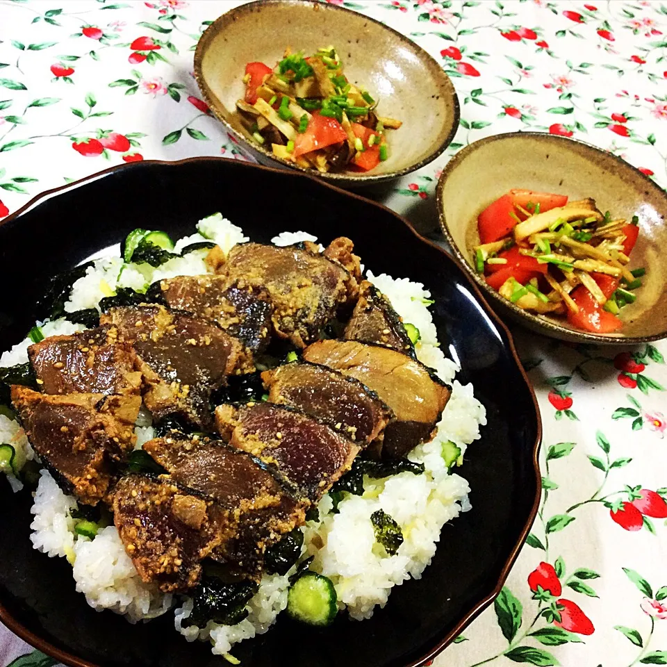 夏のごちそう「カツオ」を使って、さっぱり手ごね寿司♪

酢飯にはたっぷりの生姜、ミョウガ、きゅうりを混ぜて仕上げに韓国のりを散らしてあります( ´ ▽ ` )ﾉ

締めは出汁をかけて冷汁風も良いかも！|夢ーテルさん