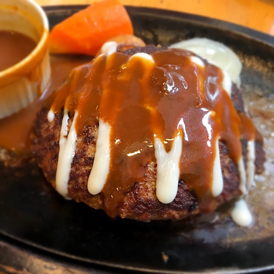 Snapdishの料理写真:デミグラスソースハンバーグ 250g @ 神戸屋キッチン|きっしーさん