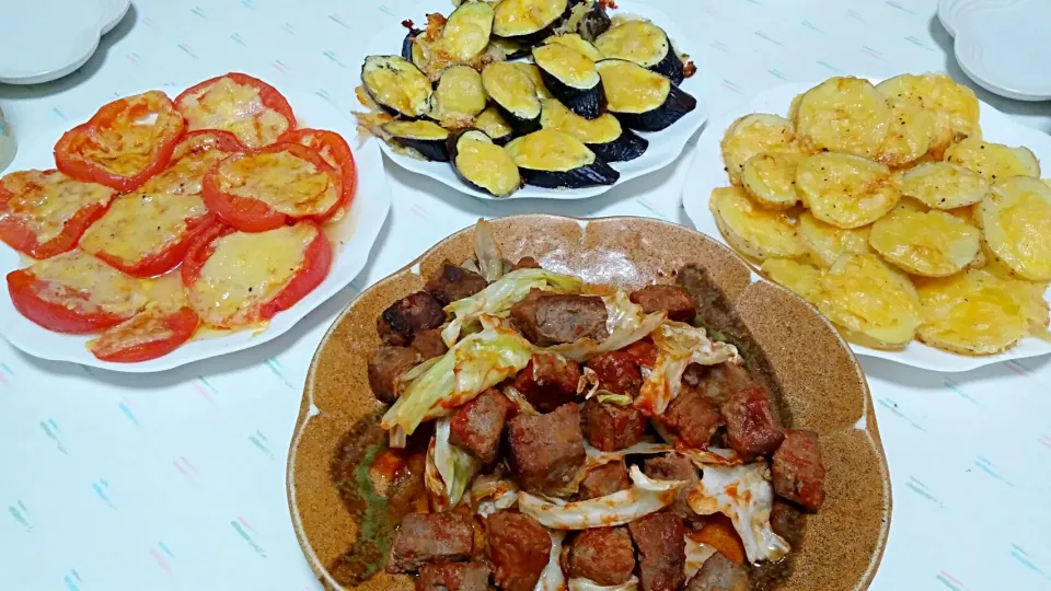 肉と野菜のケチャップ炒め☆チーズ焼き色々|みぽりんさん