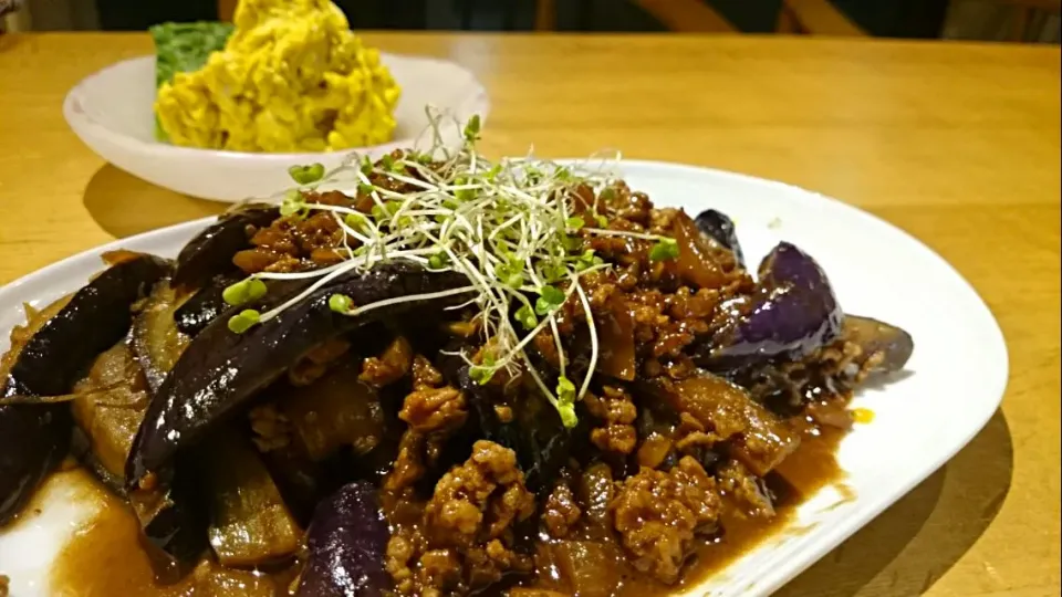 夏野菜で二品🍆
茄子と挽き肉の味噌炒め、カボチャサラダ|こんさん