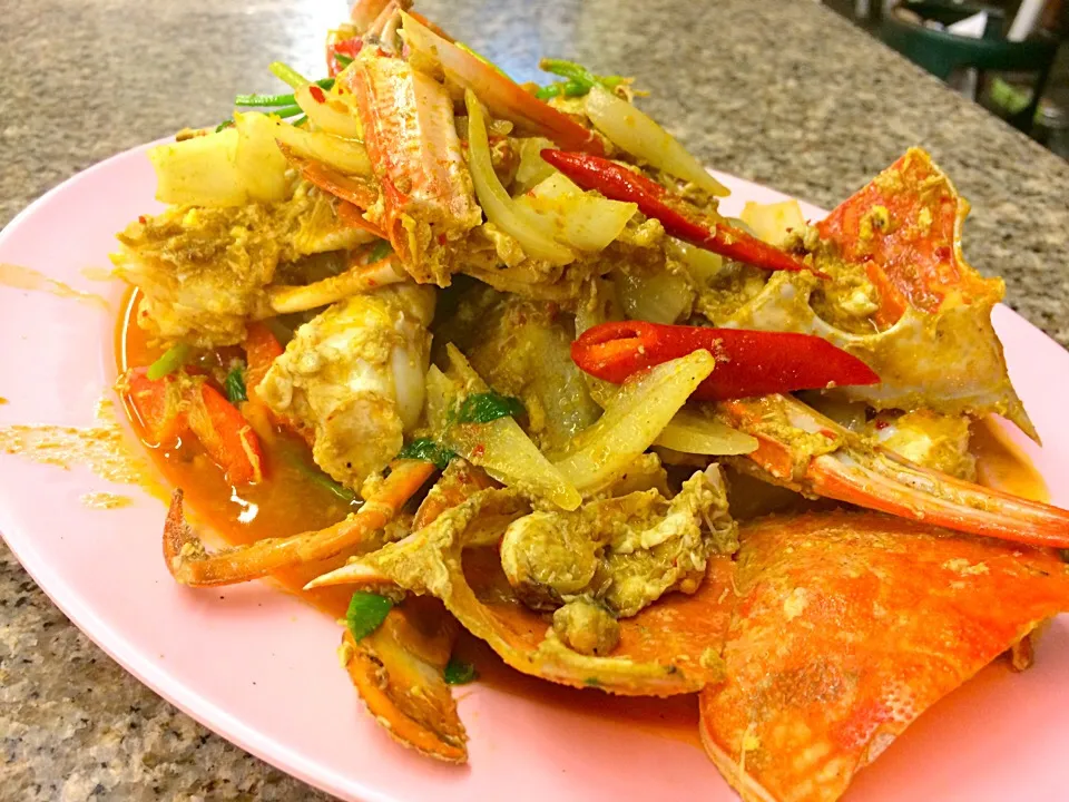 ปูผัดผงกะหรี่ プー・パッ・ポン・カリー🦀@ร้านอาหารทะเล シーフードのお店|akiさん