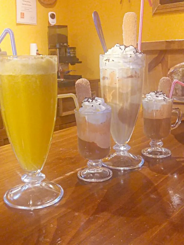 cafe helado y jugo natural|Alicia Perezさん