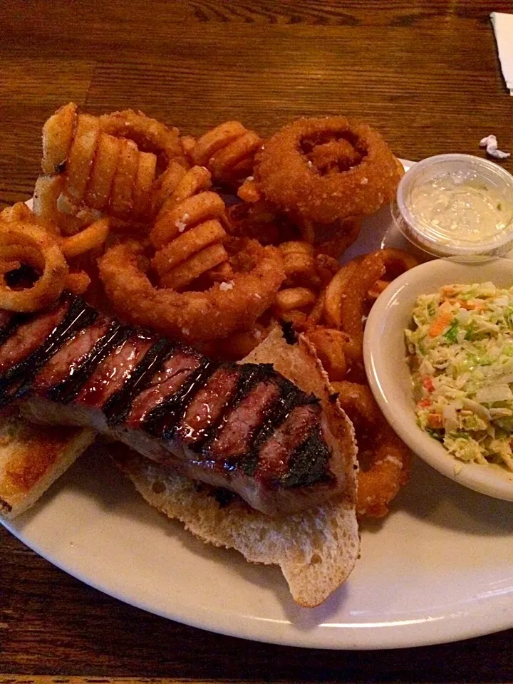 Open faced steak sandwich over Texas toast served with garlic fries and onion rings @ Cantina in Phoenicia, NY 7/16/16|Morcone Girlsさん