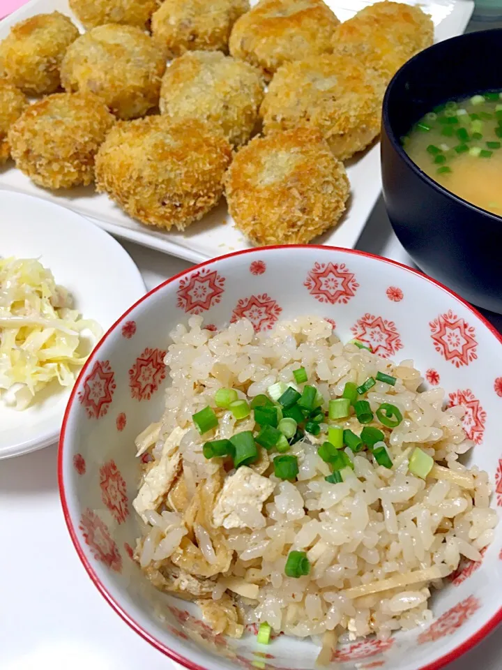 ひとみんΨ(*´∀｀)Ψさんの料理 新しょうが&うすあげ💛だけのシンプル炊き込みご飯🍚|mari♡（もも(*´∀｀*)♪）さん