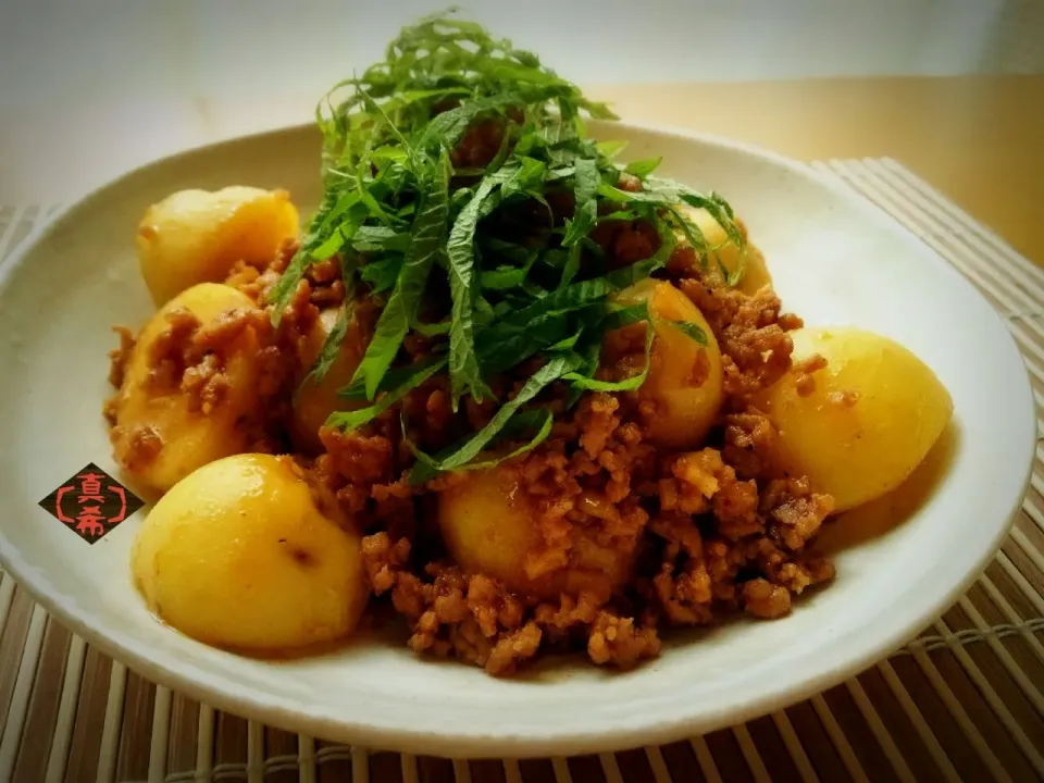 がうママさんのじゃがいもと豚挽肉🐷のピリ辛コチュジャン炒め🍴|真希さん