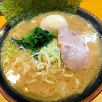 Snapdishの料理写真:家系ラーメン♡|Reoさん