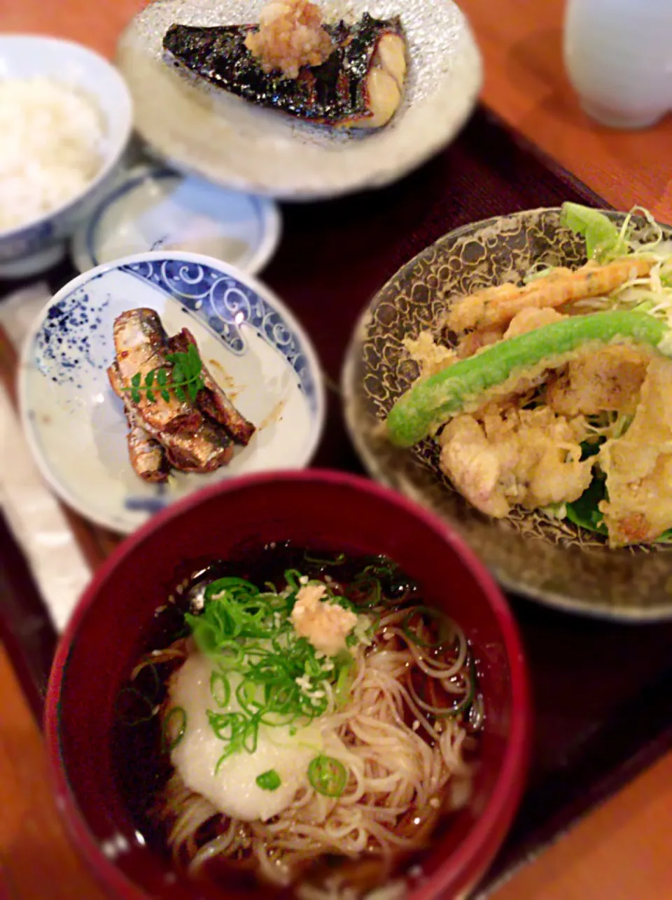 Snapdishの料理写真:日替わり 焼き魚、てんぷら、イワシの小鉢、そうめん、ご飯|れりさん