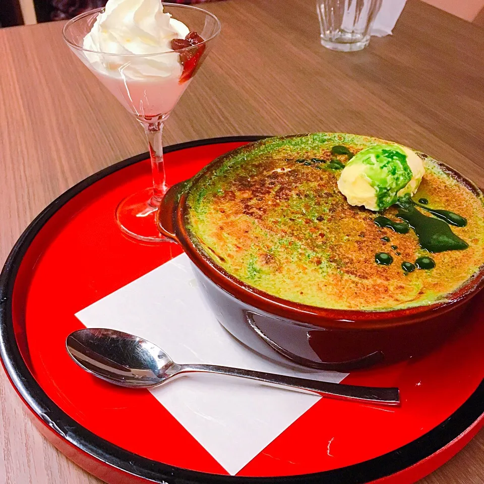 ブリュレかき氷 at あずま茶寮🍧❤️
エスプーマ仕立てのクリームが激ウマ♡
フワフワのカキ氷の上にフワフワのソースがかかっていてブリュレのように表面が焼いてある。
新感覚で美味しかった♡
サイズが大きい！|杉本 未夢さん