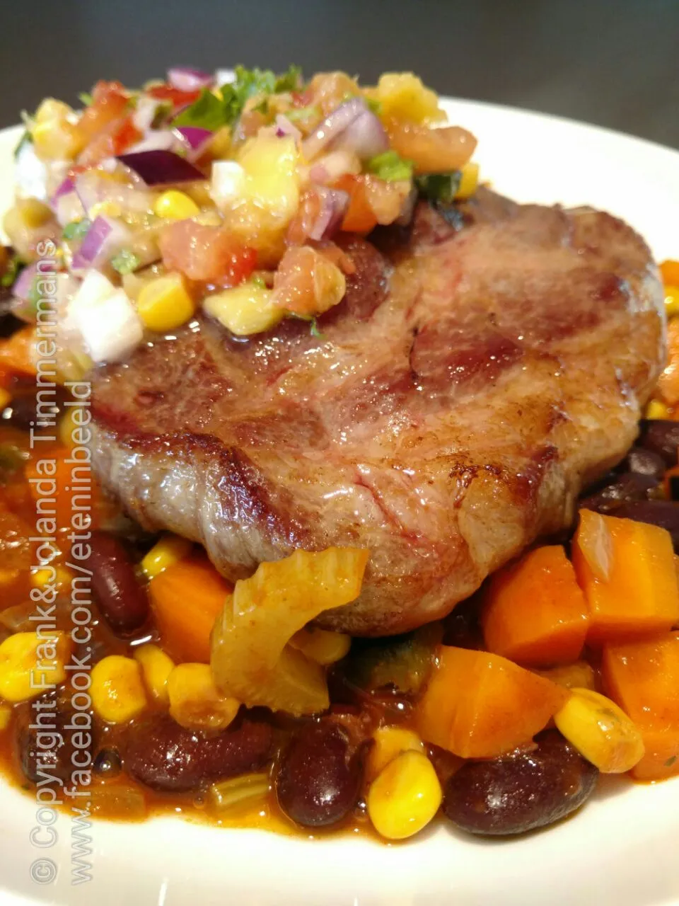 Snapdishの料理写真:Beans, meat and pico de gallo|Frank&Jolanda - Eteninbeeldさん