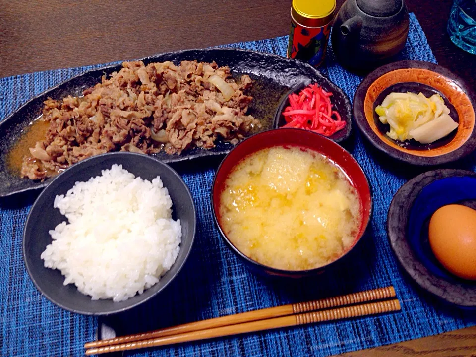 Snapdishの料理写真:朝食。牛皿定食。|なおさん