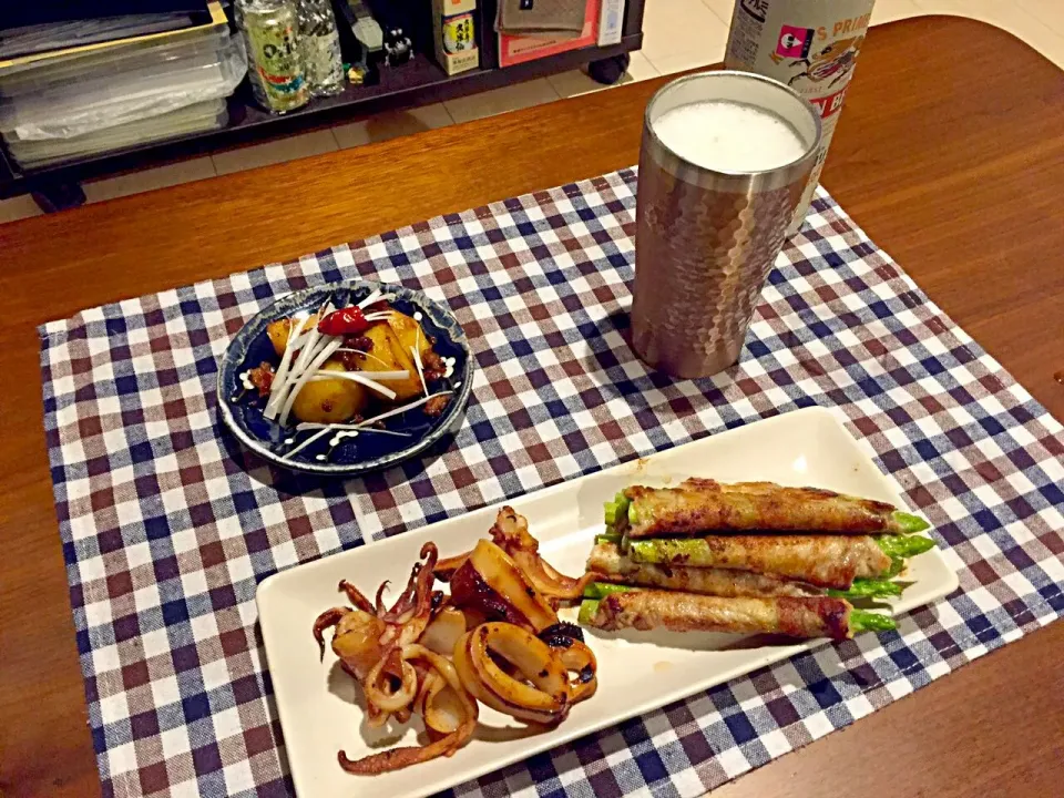 週末おつまみー♡屋台風イカ焼き、アスパラの豚巻、じゃがいもとひき肉のピリ辛炒め|未来さん