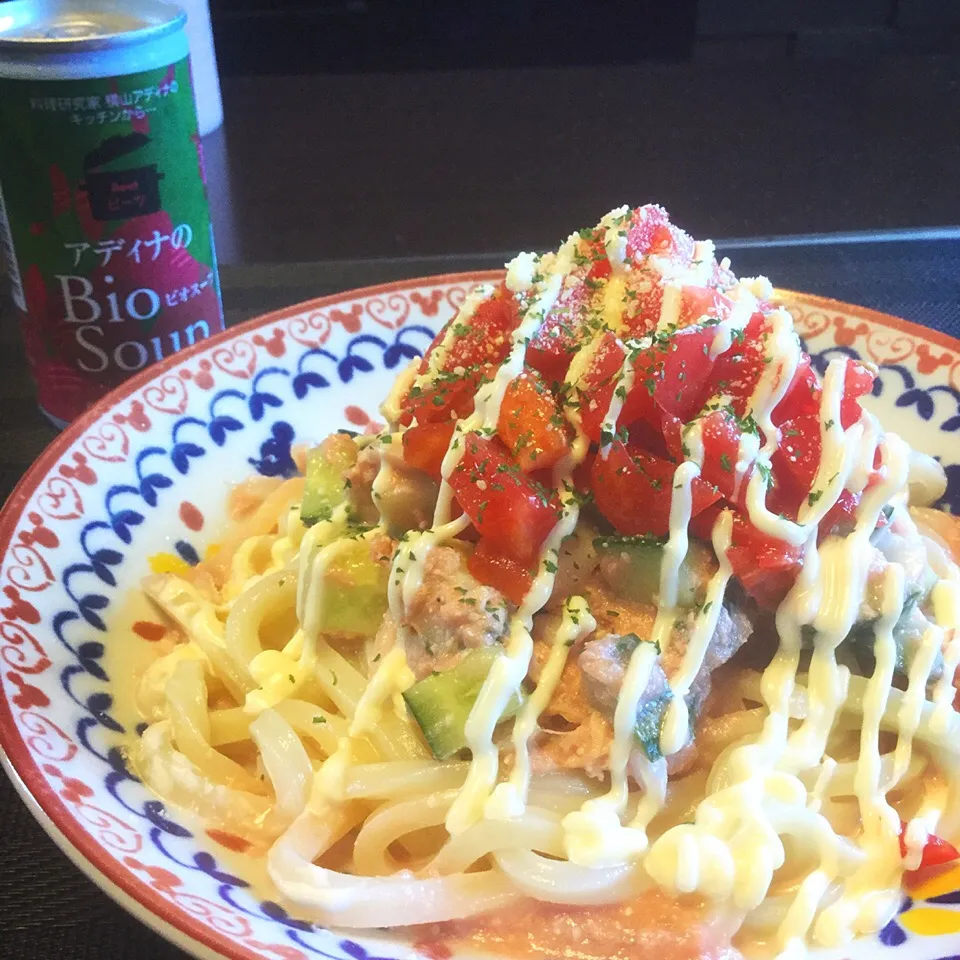 Snapdishの料理写真:ビーツのスープでピンクのサラダうどん|ゆきっちん(・8・)さん