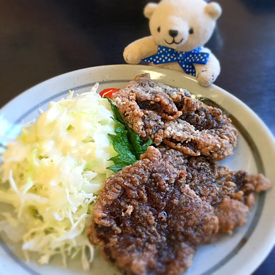 鯨の竜田揚げ。千葉県の南房総にて。|リュカさん