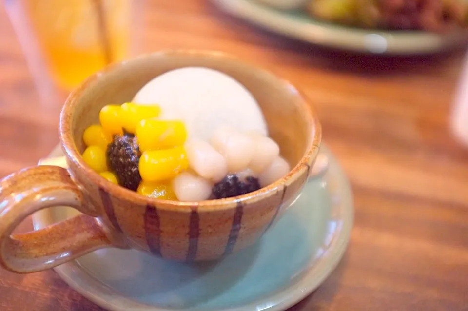 Coconut icecream with pumkin and banana streamed cake|PhUnGさん