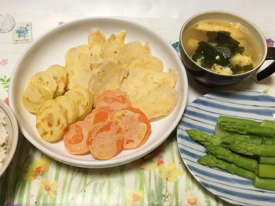 韓国料理ジョン風で蒸し鶏と野菜・かきたま汁・茹でアスパラ|美也子さん