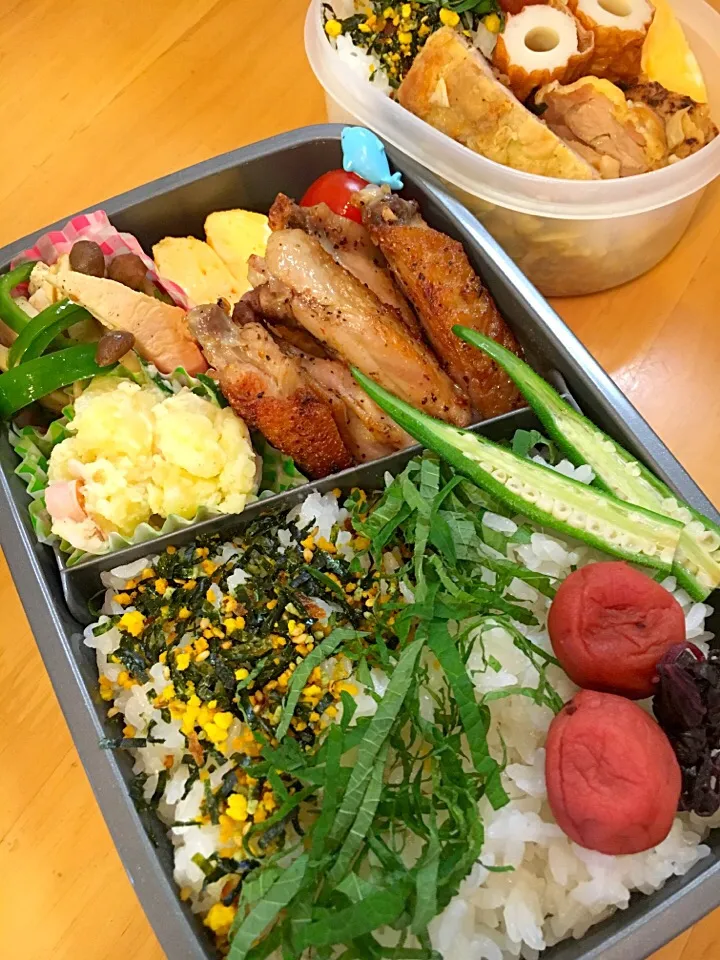 今日のお弁当。手羽中、ささみとピーマンのポン酢炒め、ポテトサラダ、卵焼き、隙間対策竹輪とトマト^^;|美也子さん