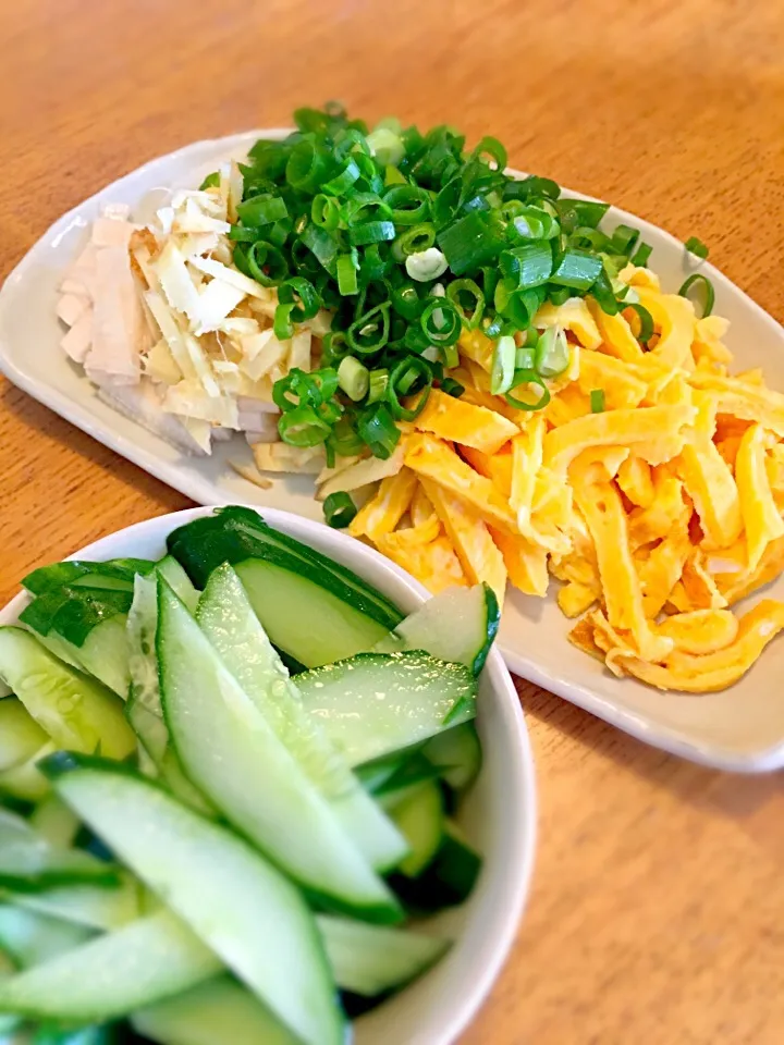 Snapdishの料理写真:朝そうめん🍉薬味たっぷり🎐|りぃさん