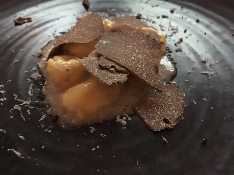 Snapdishの料理写真:Shaved summer truffle agnolotti
Sweet corn, parmigiano reggiano|Ariz Guzmanさん