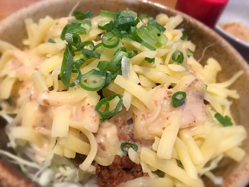 肉味噌チーズ丼|エイコーワールドさん