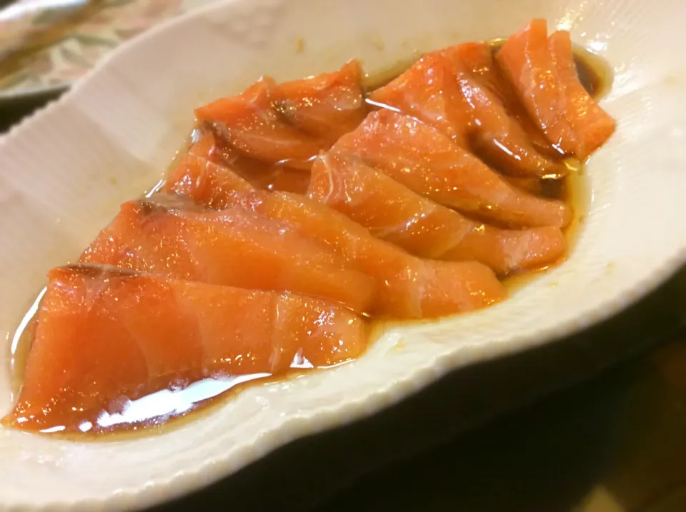 サーモンの漬け🐟(胡麻油バージョン)😋|アライさんさん