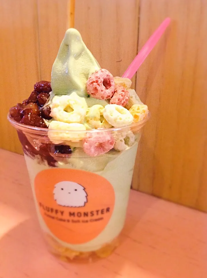 matcha ice cream with red bean and cereals|diyan candraさん