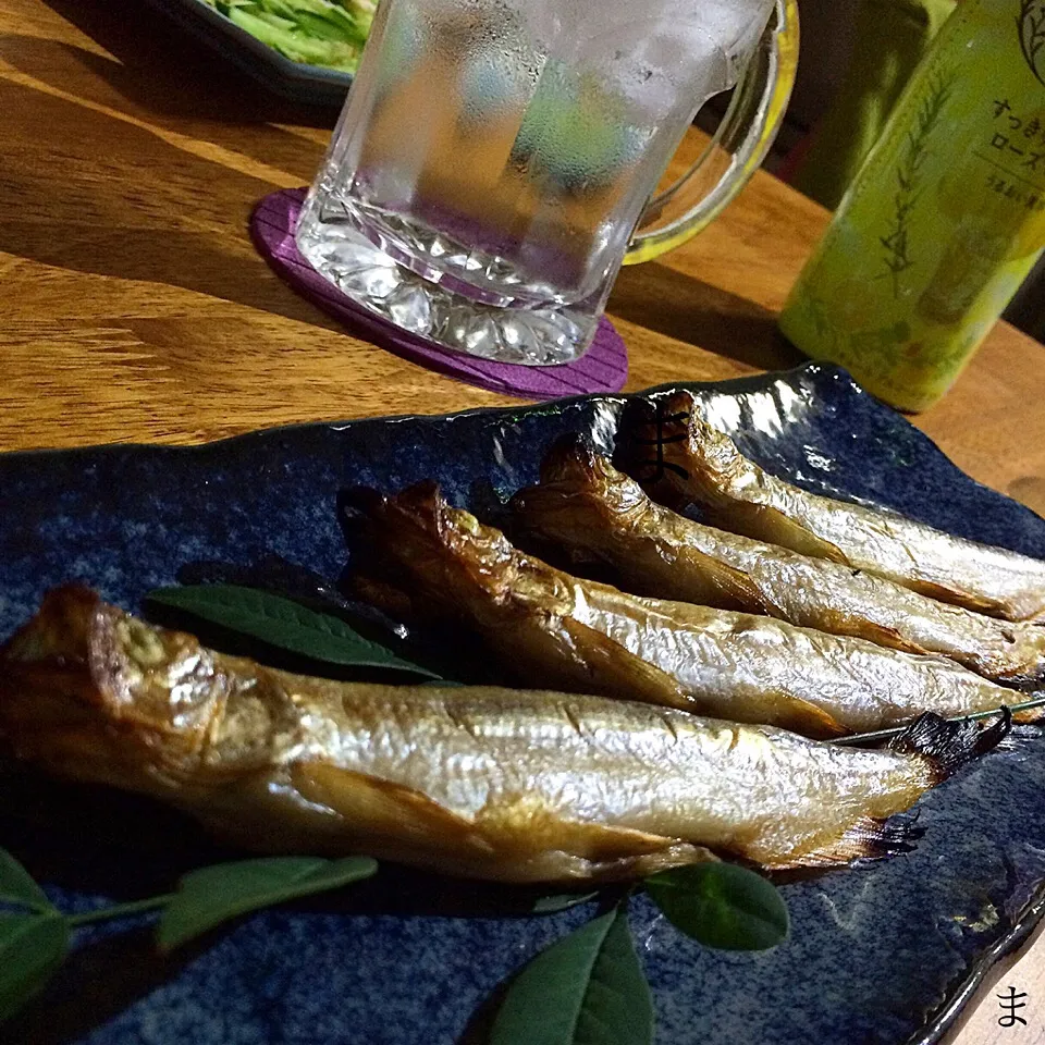 Snapdishの料理写真:北海道産柳葉魚、フルーツとハーブのお酒 すっきりレモンとローズマリー。|まる(丸大豆)さん