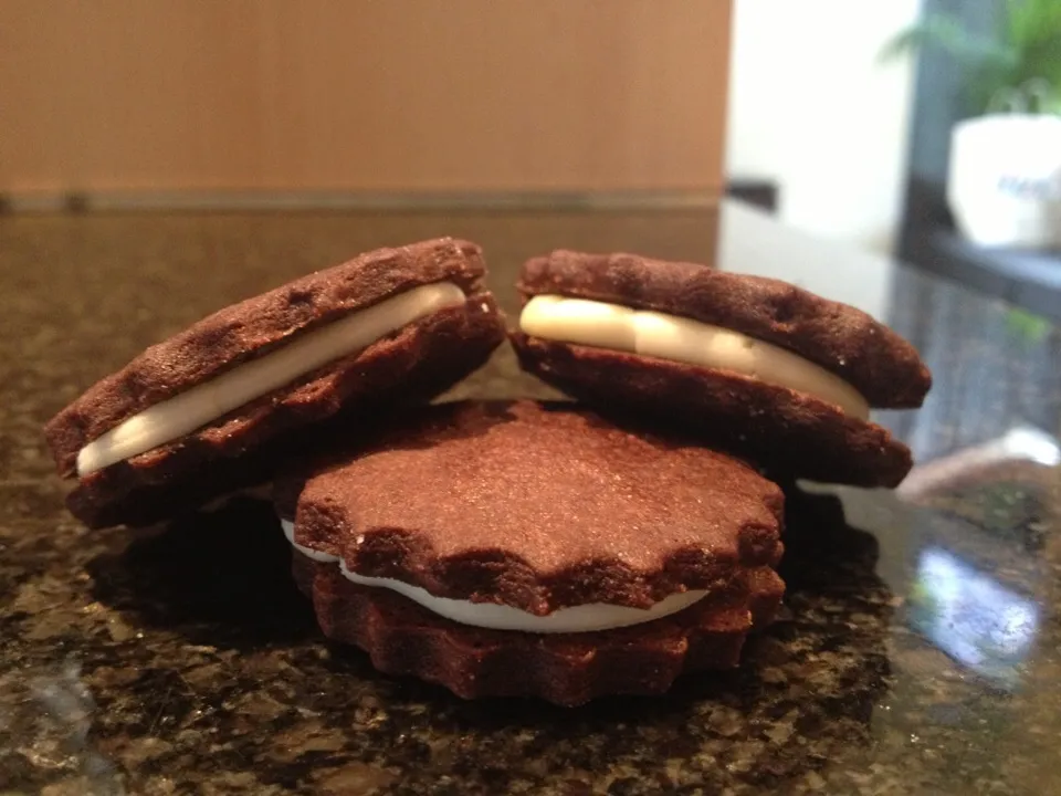 Snapdishの料理写真:Homemade Oreo's|sarahさん