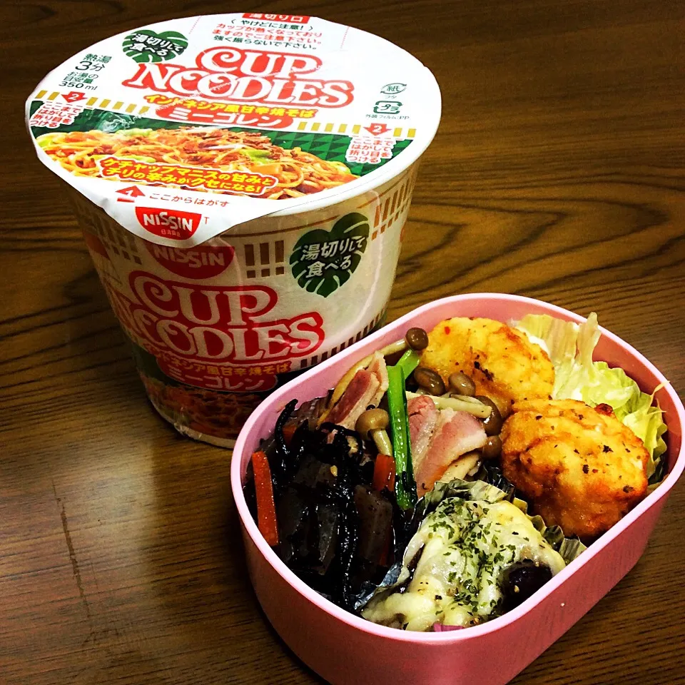 今日は新発売のカップヌードルエスニックシリーズ ミーゴレンがメインのお弁当♪毎日暑いけど夏っぽいごはんで元気出さなきゃね( ´ ▽ ` )ﾉ|夢ーテルさん