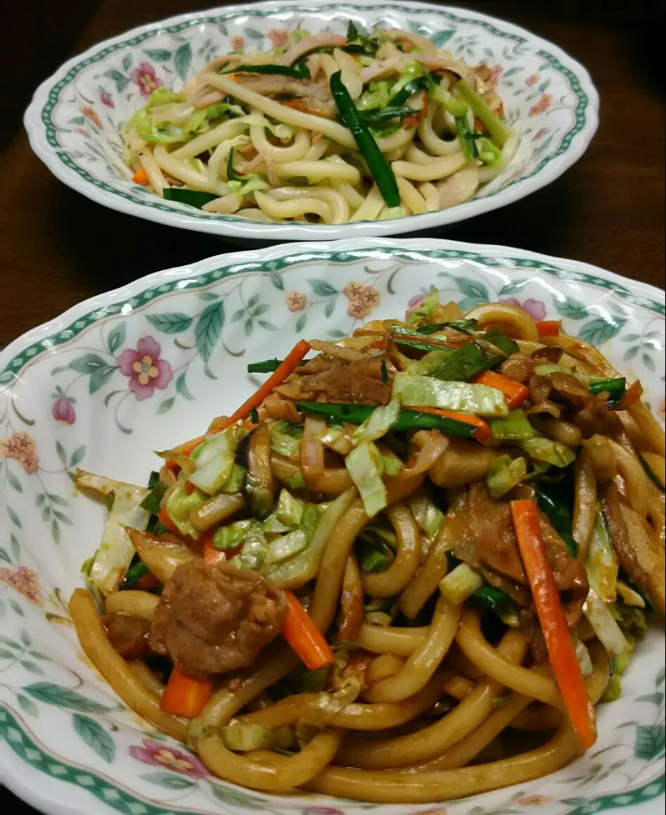 焼きうどん❗ソース&ガリバタ醤油😋|あらいぐまのしっぽさん