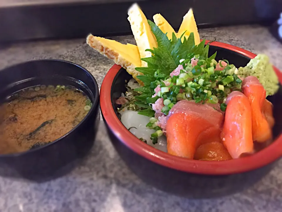 海鮮ネギトロ丼|古山さん