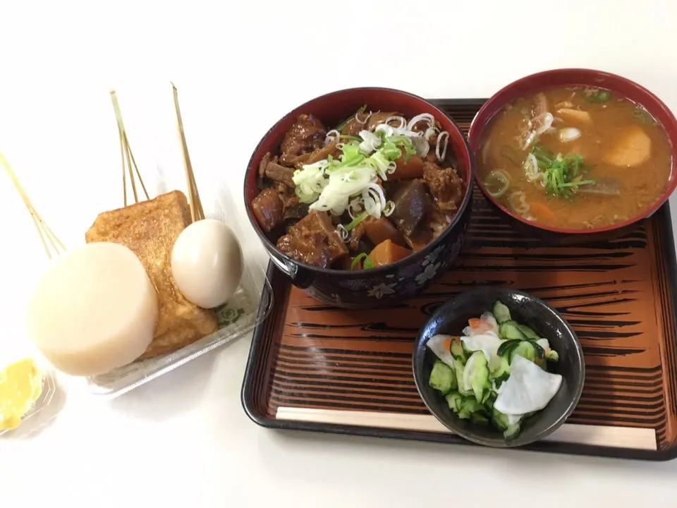 競輪場飯 おでんとどて丼|美也子さん