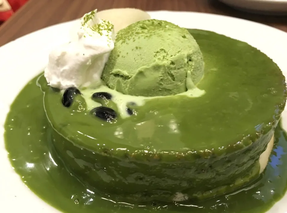 Soufflé pancake with matcha sauce and matcha ice cream@Hoshino Coffee|coxiella24さん