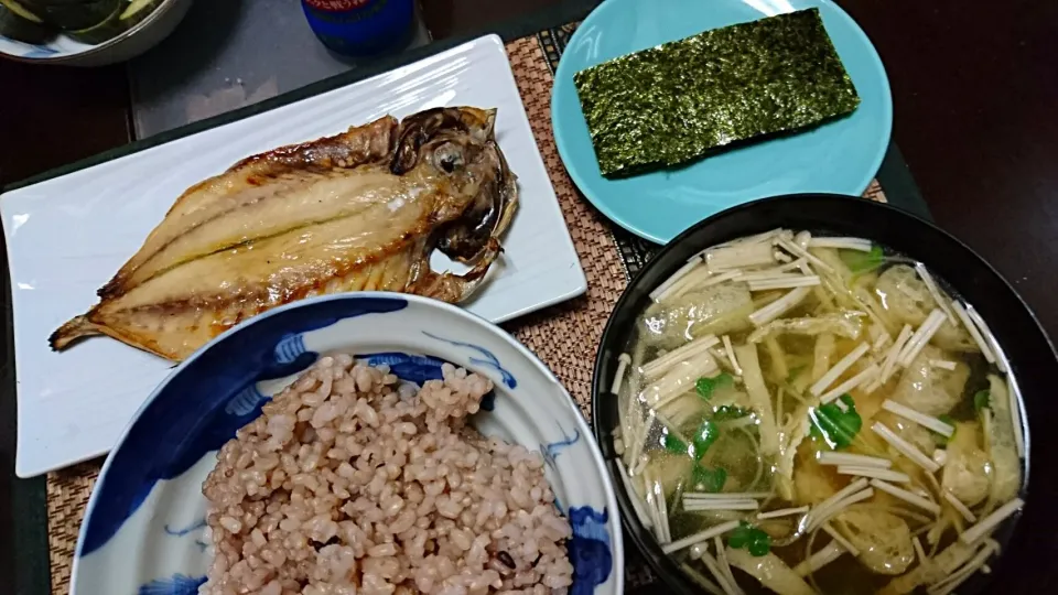 アジの開き&海苔&えのきの味噌汁|まぐろさん