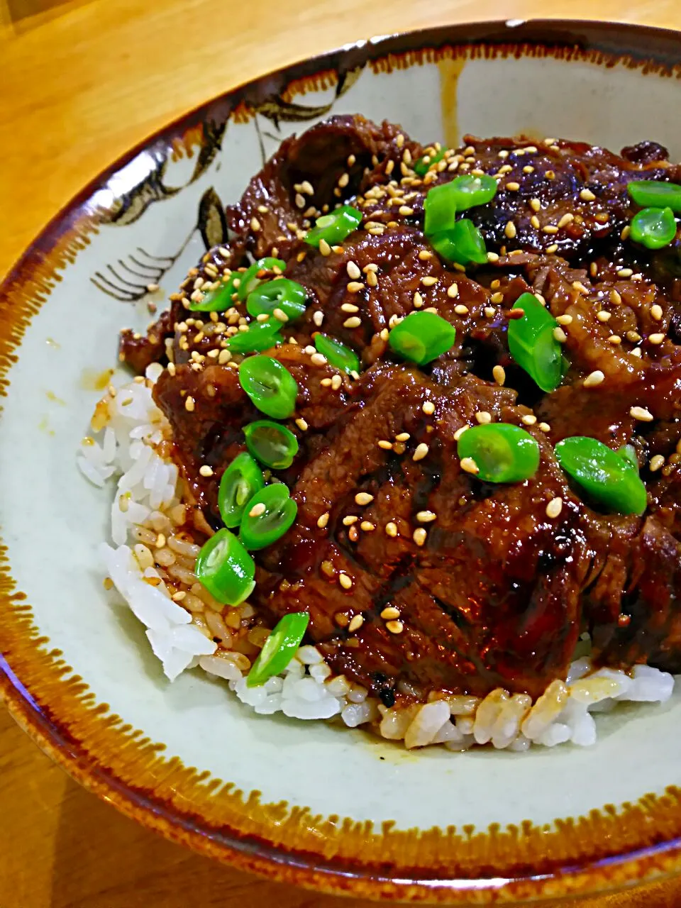 がっつり焼肉丼|徳之島トトロンヌさん