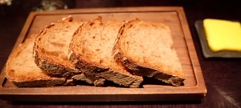 Sourdough w/ lightly salt bread. #redwinevinegar ⬅️👍🏻|Scarlet Chuaさん