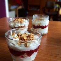 dessert with Greek yogurt, homemade strawberry sauce and crumbles on top 🍓