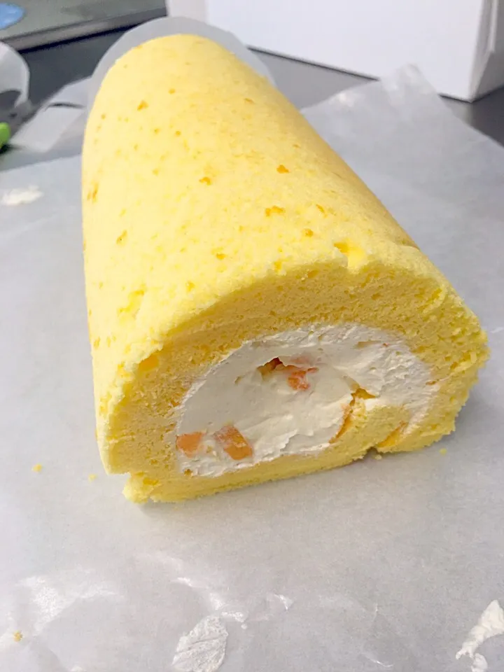 Snapdishの料理写真:Rizmuさんの料理 シフォンロールケーキ✨|kiyoさん