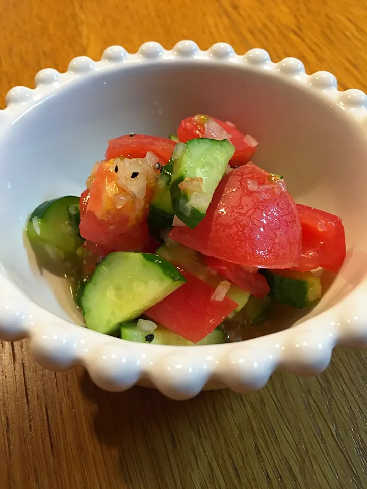 キュウリとトマトのサラダ  チョップドサラダ|まつださんさん