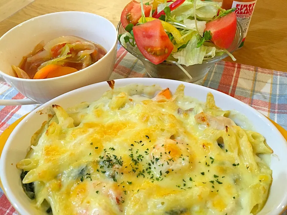 ＊エビとチキンのペンネグラタン♡
＊たっぷり野菜のトマトスープ
＊レタスのサラダ|モケモケさん