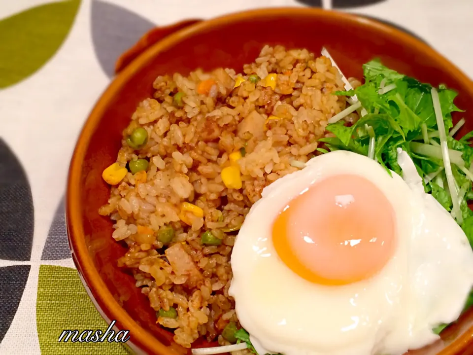 Snapdishの料理写真:カレーピラフ 炊飯器で超簡単💕
ランチでもお弁当でも👍✨|mashaさん