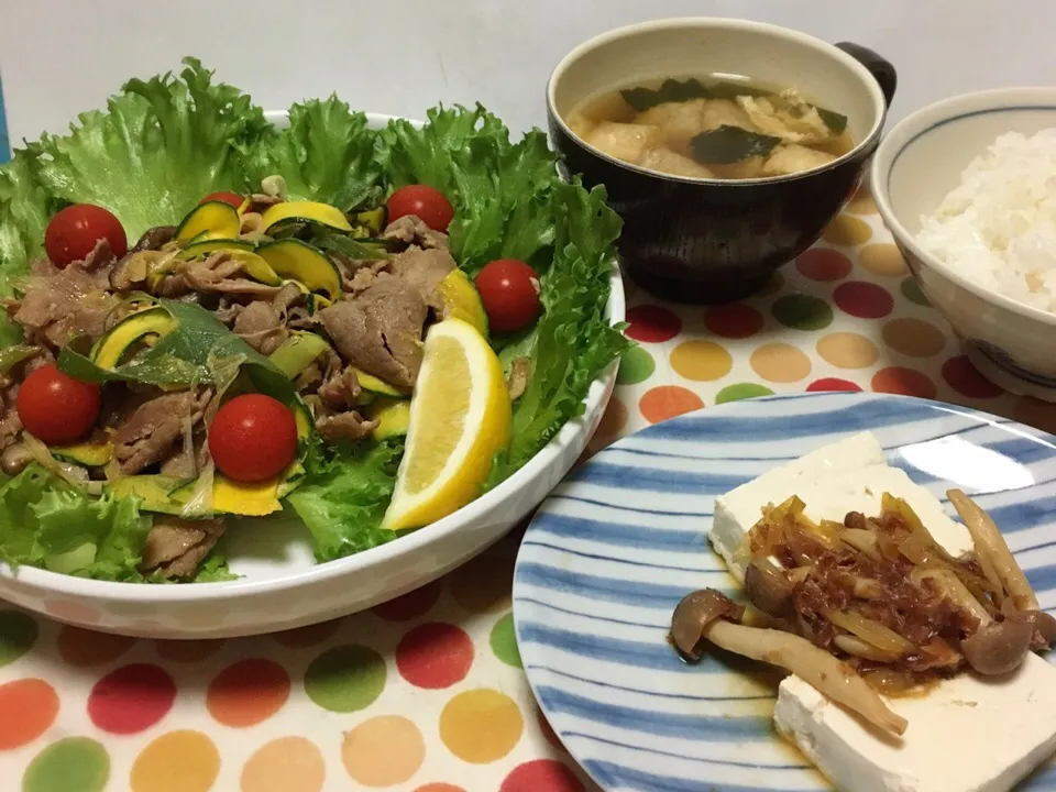 豚とカボッコリーのサラダ・油揚とワカメのお味噌汁・発芽玄米入りご飯・ねぎおかか醤油の冷奴|美也子さん