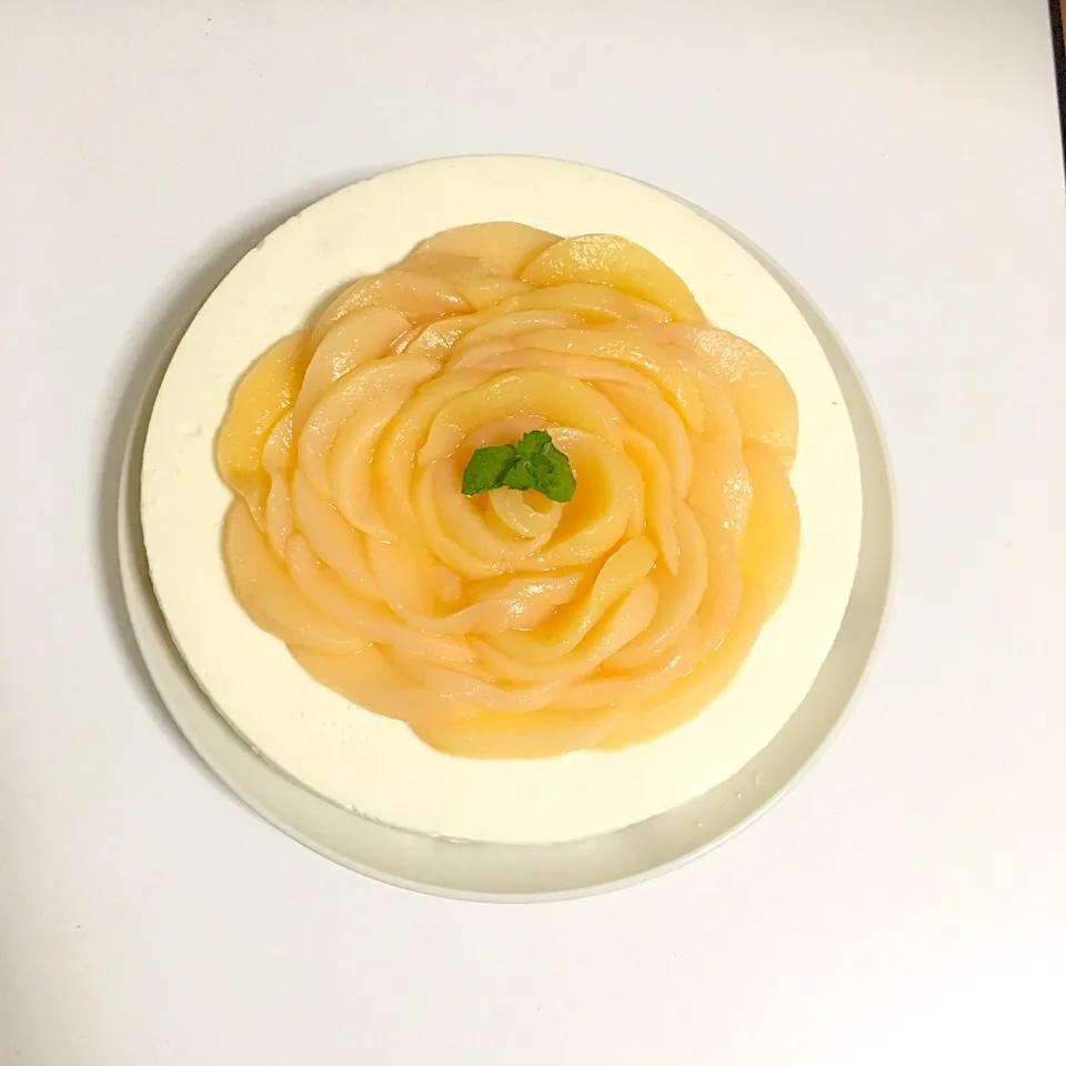 Snapdishの料理写真:桃のレアチーズケーキ|シナモンさん