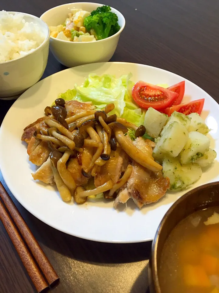 鶏としめじのソテーの晩ご飯|mikaさん