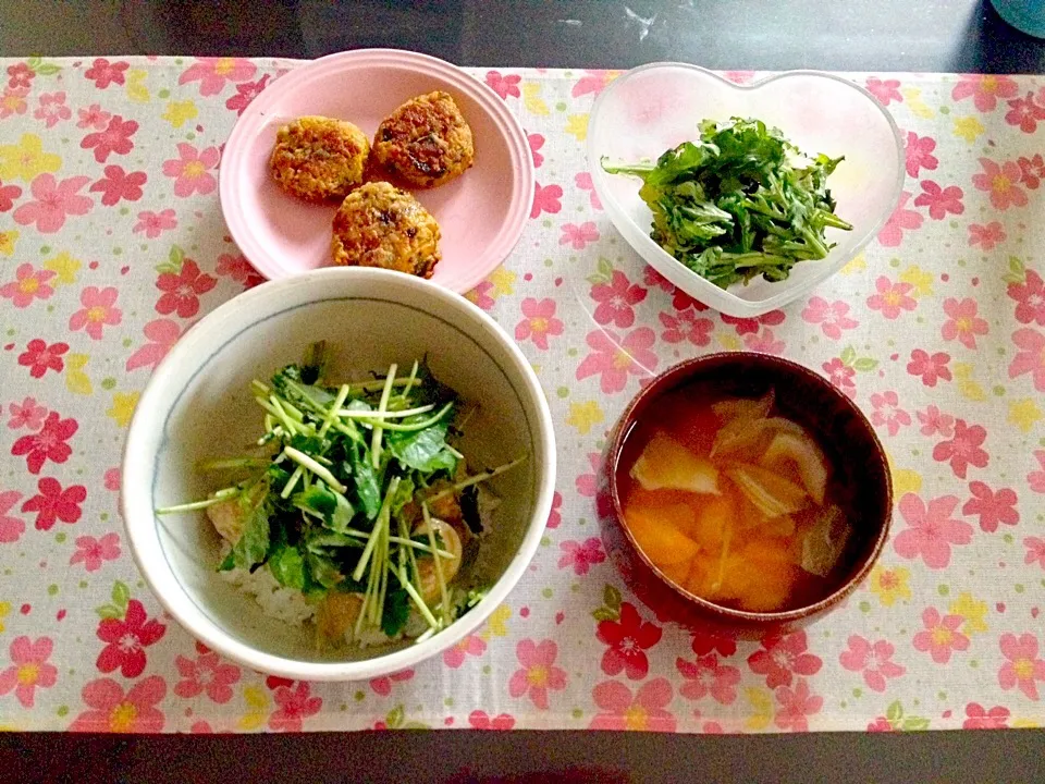 ベジ料理♡三つ葉たっぷり山芋で親子丼風|みよさん