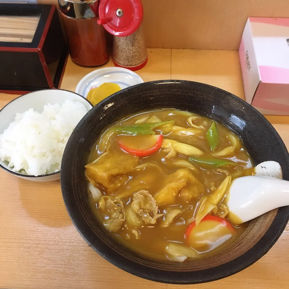 Snapdishの料理写真:カレーうどんと小ライス|美也子さん