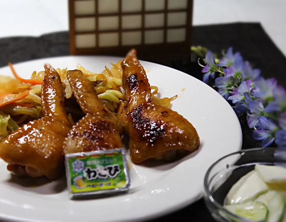 鶏手羽の照り焼き  野菜炒め  カブとキュウリのワサビマヨ和え  おまけでワサビチーズ|Hiroshi  Kimuraさん